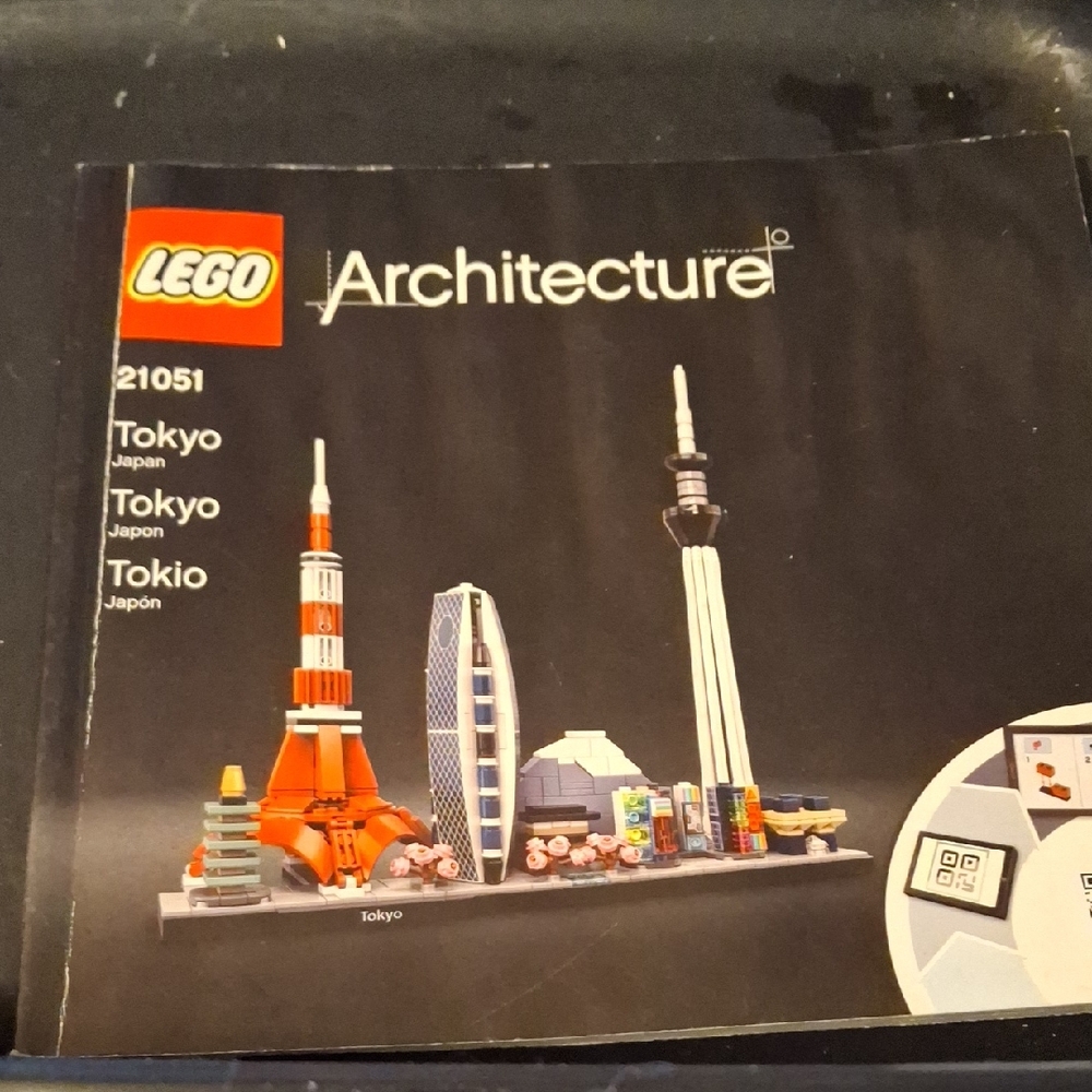 Lego Architecture Tokyo Skyline Manual - Black Cover with Orange & White Models - Picture 1 of 2